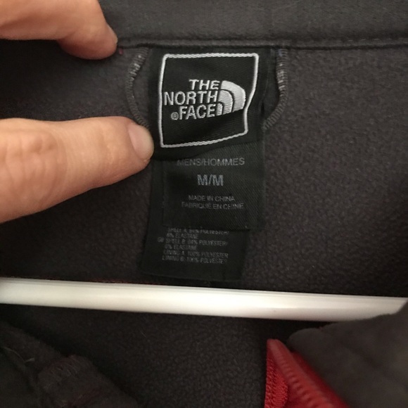 Men’s Red The North Face Shell Jacket - Picture 4 of 7